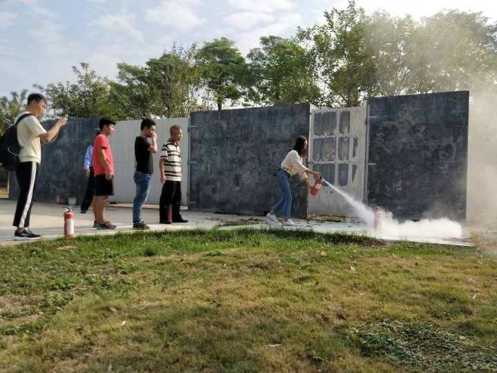 教育科学学院组织师生参加消防灭火演练